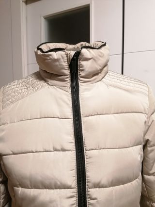 Parka plumifero beige claro Mango