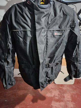Chaqueta de moto marca  2 wheels