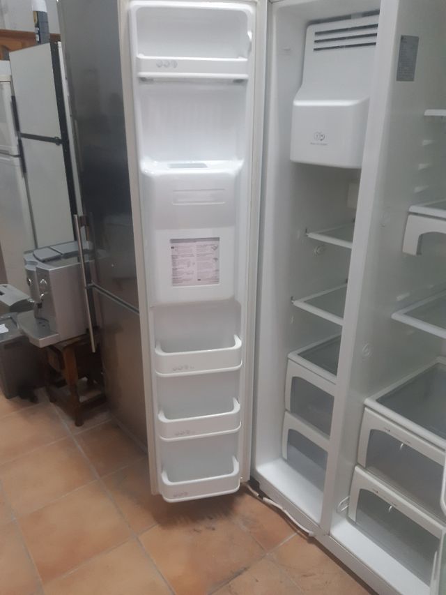 NEVERA AMERICABA LG, DISP DE AGUA Y HIELO