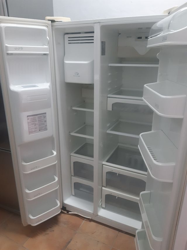 NEVERA AMERICABA LG, DISP DE AGUA Y HIELO