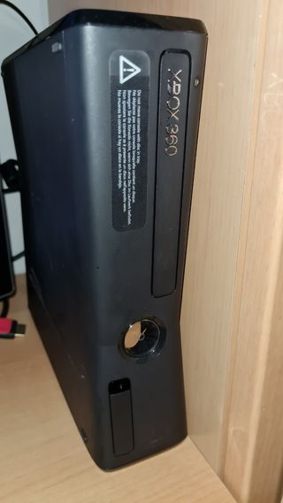 videoconsola xbox con accesorios y juegos 