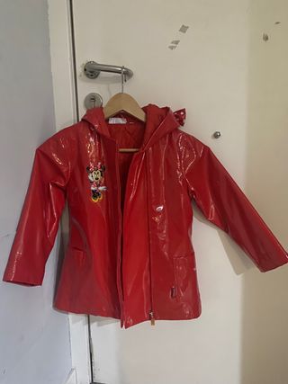 Abrigo y chubasqueros