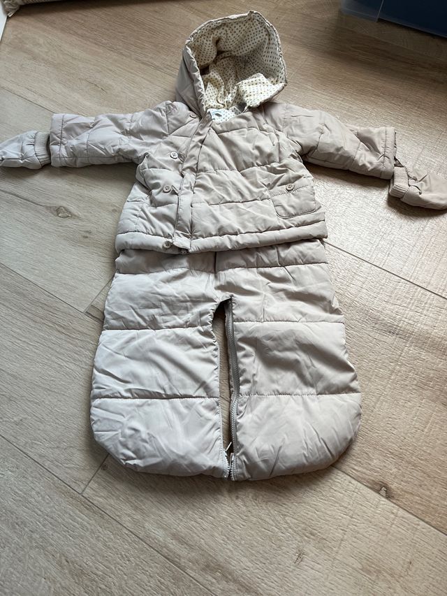 Chaqueta, anorak, buzo , guantes .