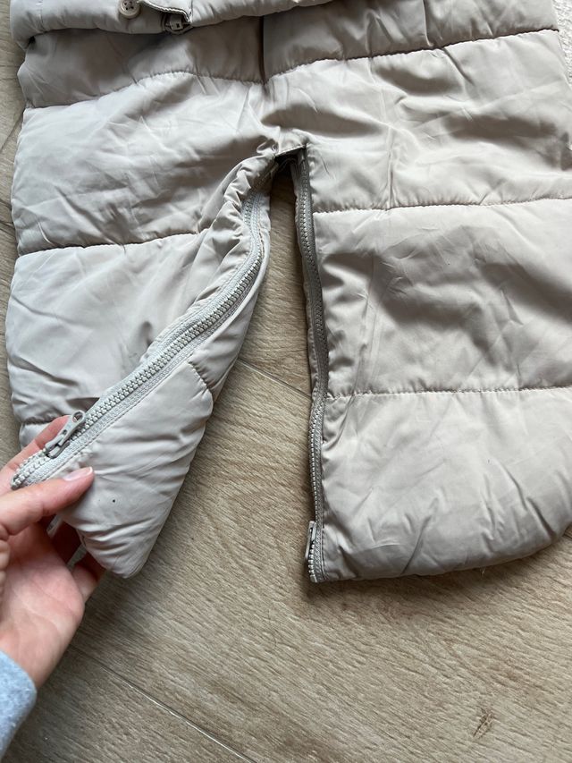 Chaqueta, anorak, buzo , guantes .