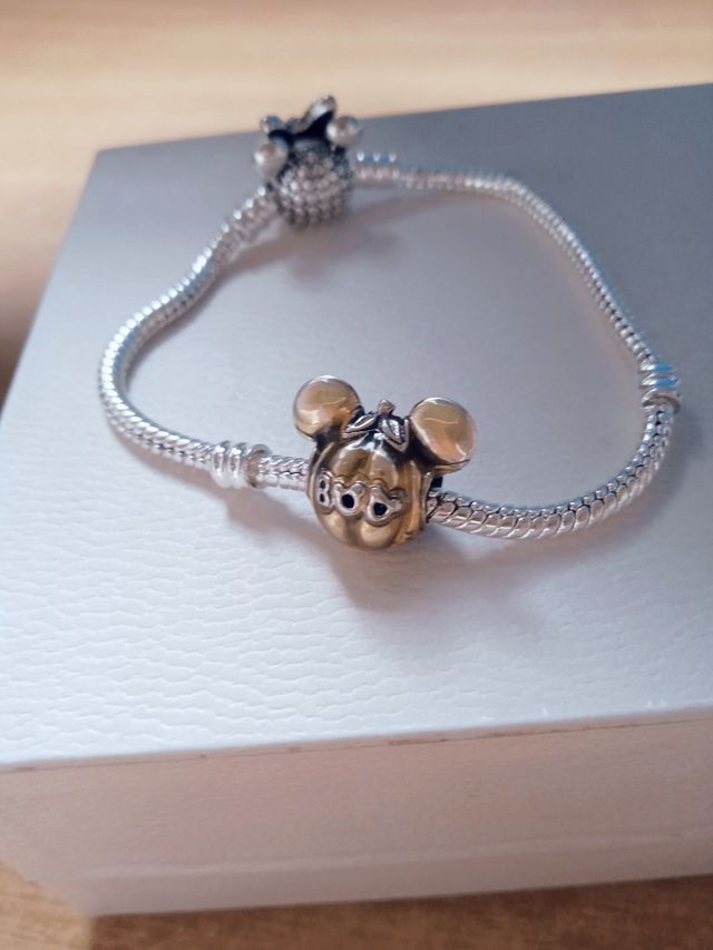 charm Mickey Boo 🎃