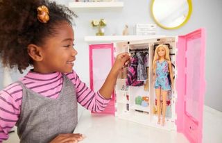 BARBIE ARMARIO FASHIONISTA PORTABLE NUEVO