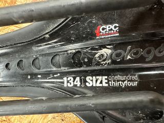 Sillín Prologo NAGO EVO. Raíles de carbono 