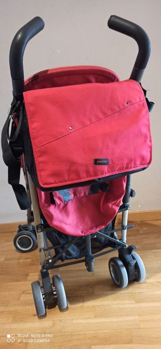 Bolsa roja de carro con cambiador incluido