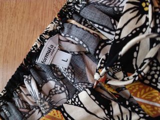 Camisa de flores con mangas cortas abullonadas