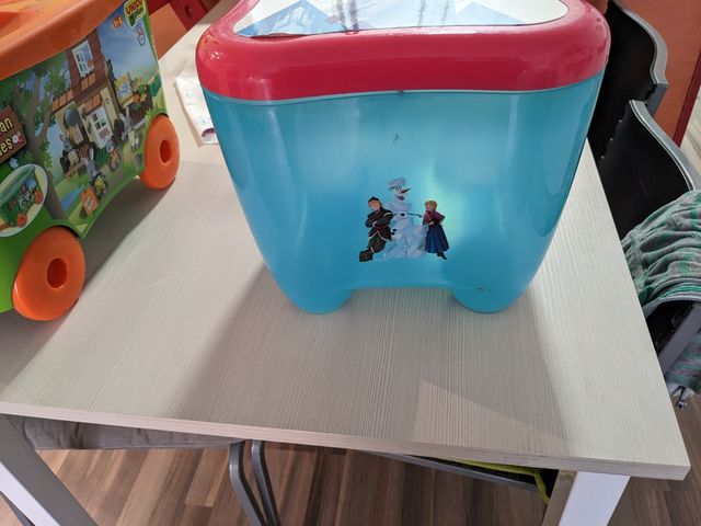 Caja/taburete Frozen