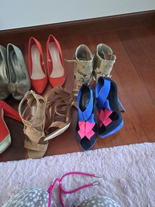 lote de zapatos y sandalias de tacón por 50 euros 
