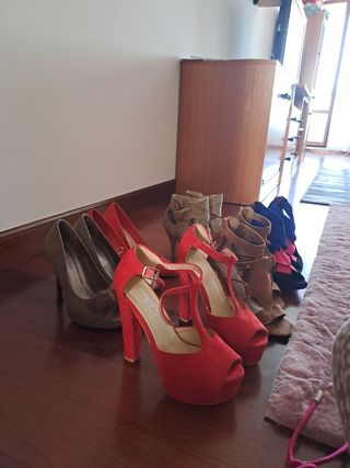 lote de zapatos y sandalias de tacón por 50 euros 