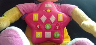 peluche interactivo Dora la exploradora 