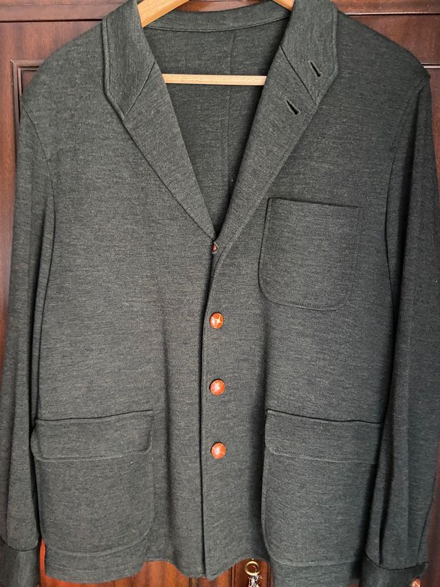 Chaqueta de punto modelo Tebas. Cárdigan