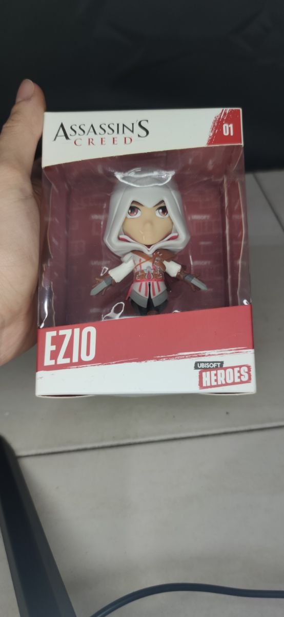 Imagen de EZIO ASSASSIN CREED FIGURITA