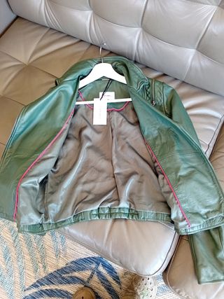 CAZADORA PIEL CRUZADA COLOR VERDE TALLA 38