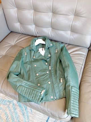 CAZADORA PIEL CRUZADA COLOR VERDE TALLA 38