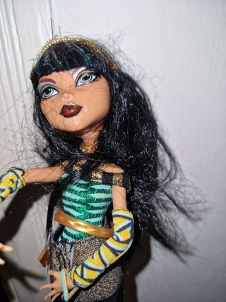 muñecas monster high y barbie, 20 eurs cada una