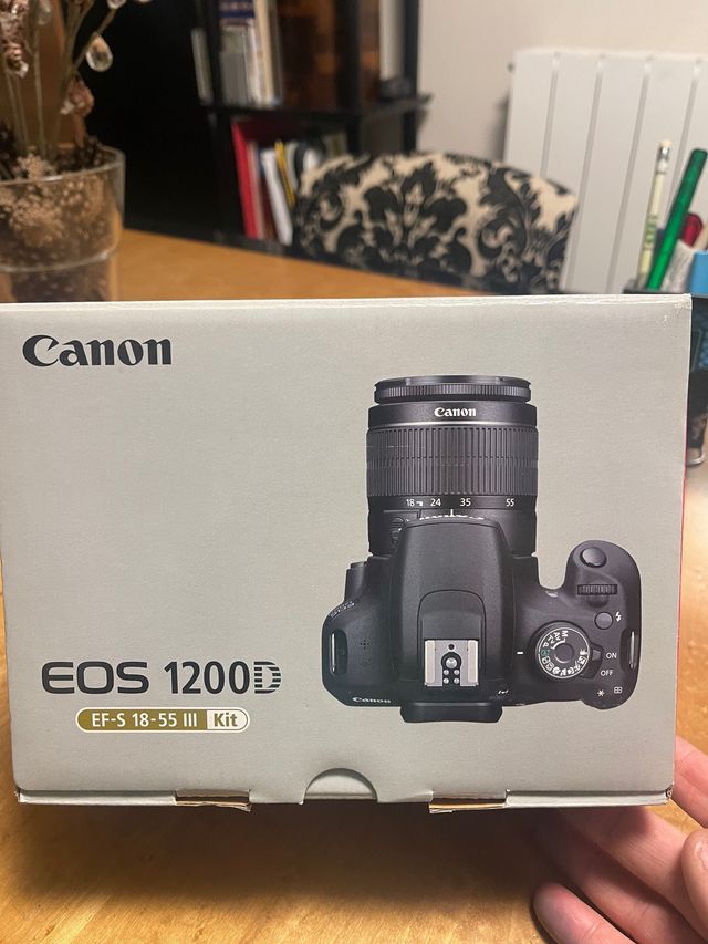 Canon EOS 1200D