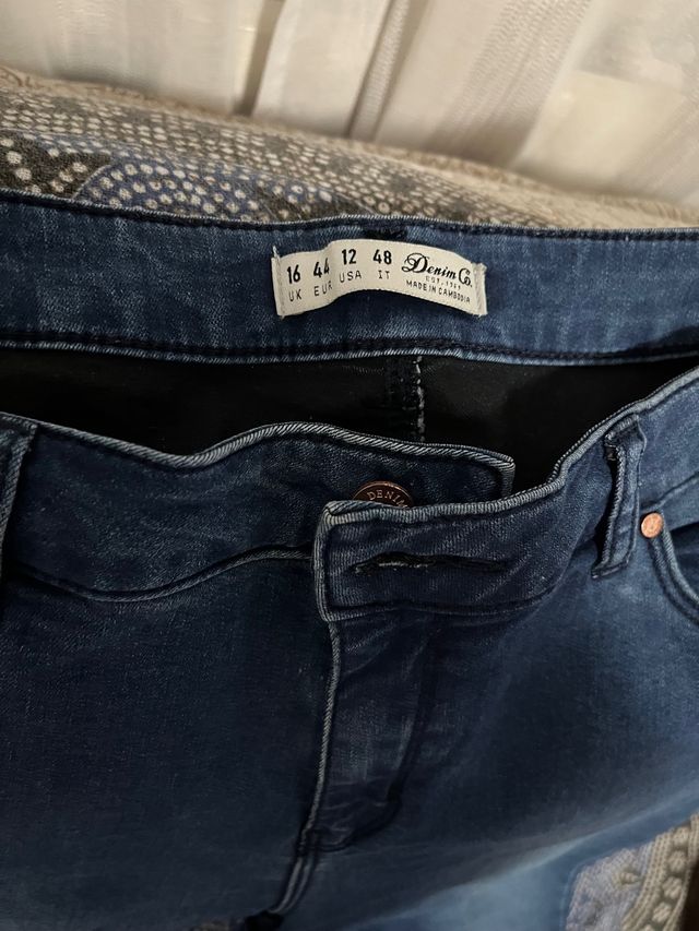 Vaquero tipo leggins en color azul oscuro