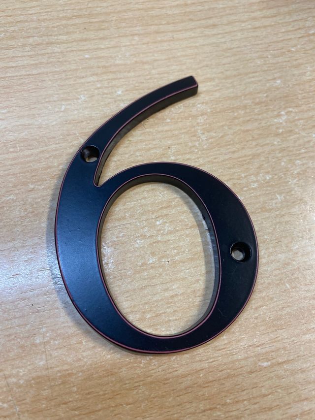 número de puerta 6 o 9