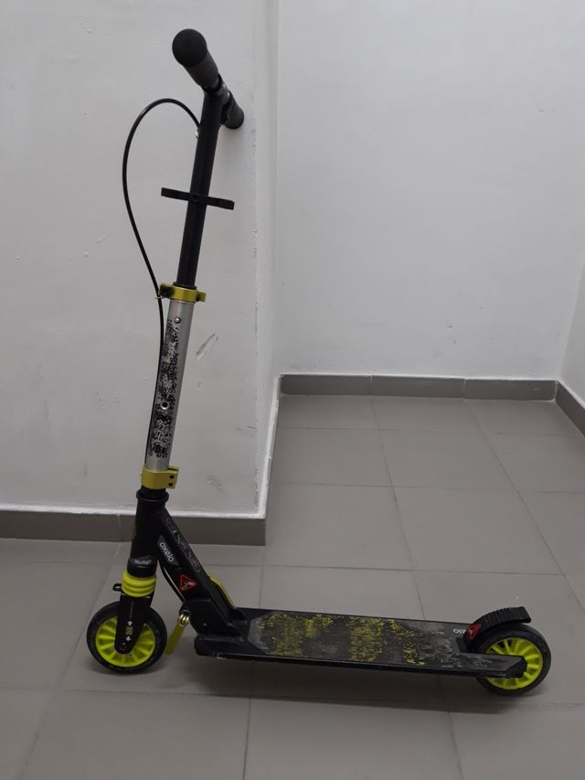 Patinete niño Oxelo de Decathlon.