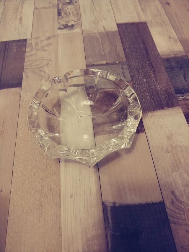 Cenicero cristal labrado grande