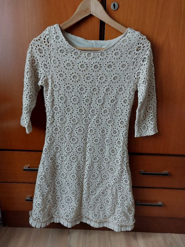 vestido blanco encaje de Zara