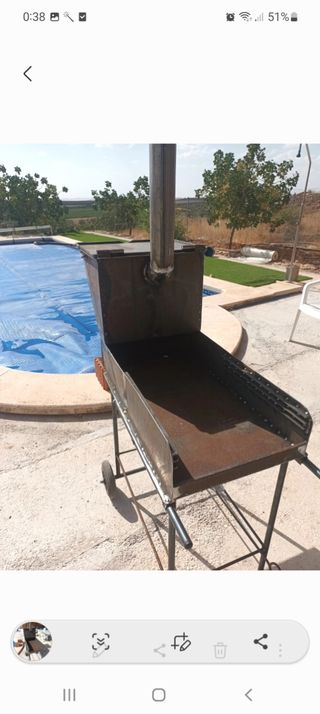 Barbacoa con plancha superior.
