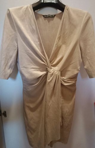 Vestido entallado antelina Zara