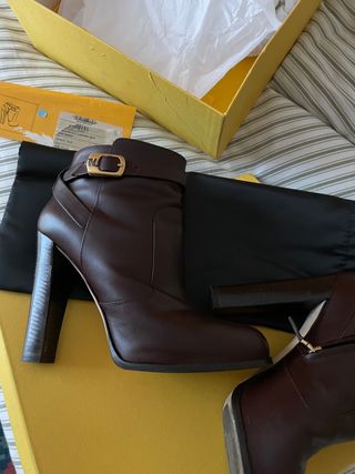 Botines Fendi tacón alto