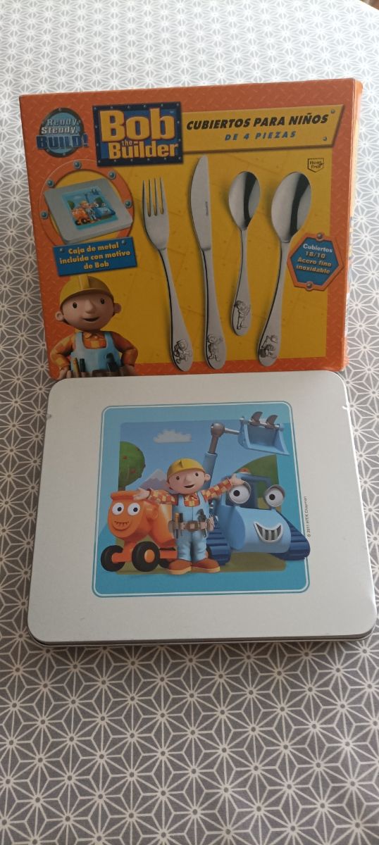 SET CUBIERTOS GRABADOS con nombre  “MARCOS”