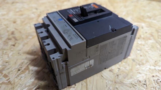 Interruptor Automático MERLIN GERIN NS160N 160A 3P