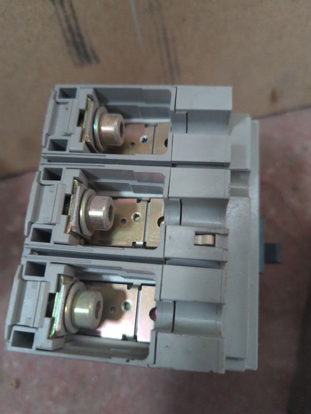 Interruptor Automático MERLIN GERIN NS160N 160A 3P