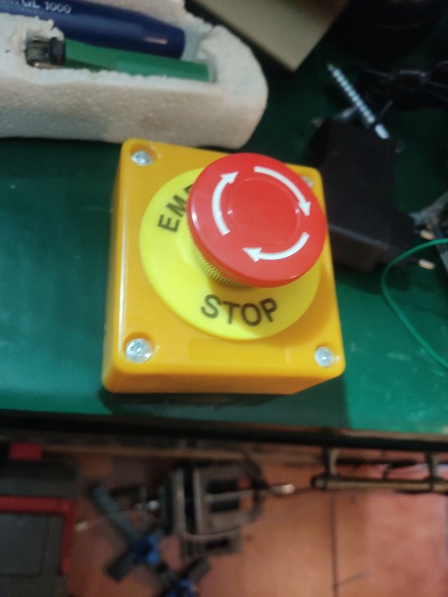 botón de emergencia para montacargas ectt