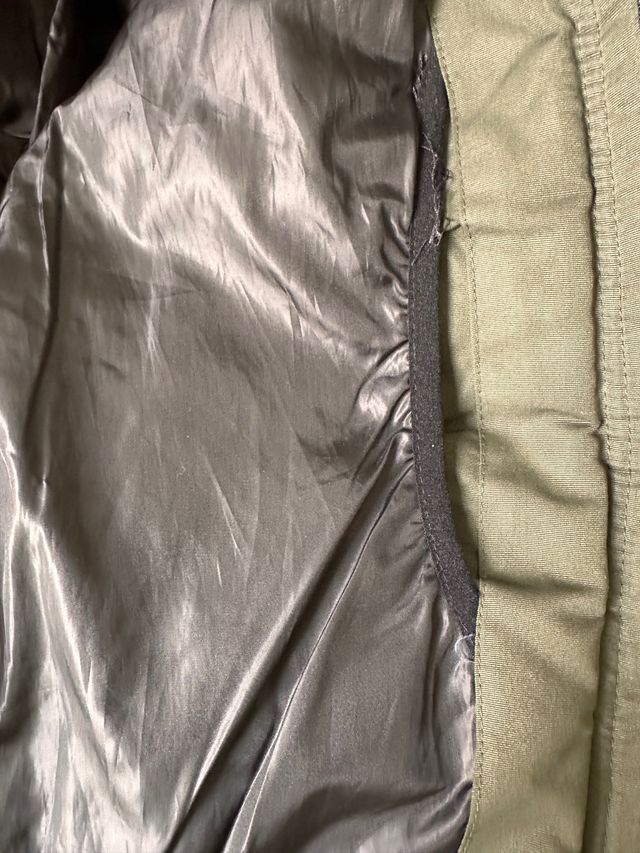 Jaqueta acolchoada verde cáqui para homens