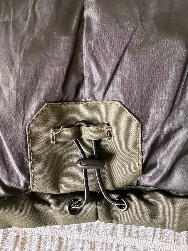 Jaqueta acolchoada verde cáqui para homens