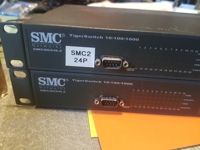 2 switch SMC SMC8024L2 TigerSwitch 10/100/1000