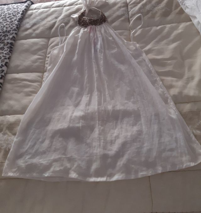 TOP DE ALGODÓN CON CUELLO ADORNADO