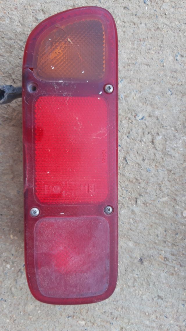 se venden pilotos traseros Nissan terrano