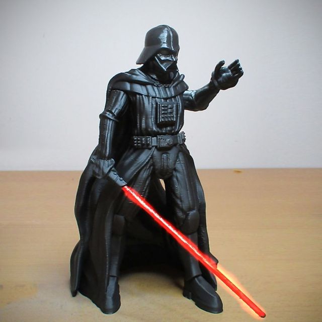 Figura Darth Vader Star Wars impresa en 3D 20cm