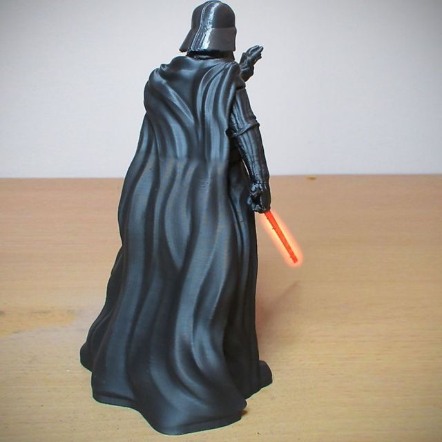 Figura Darth Vader Star Wars impresa en 3D 20cm