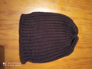 Gorro marrón de punto de lana muy elastico unisex,