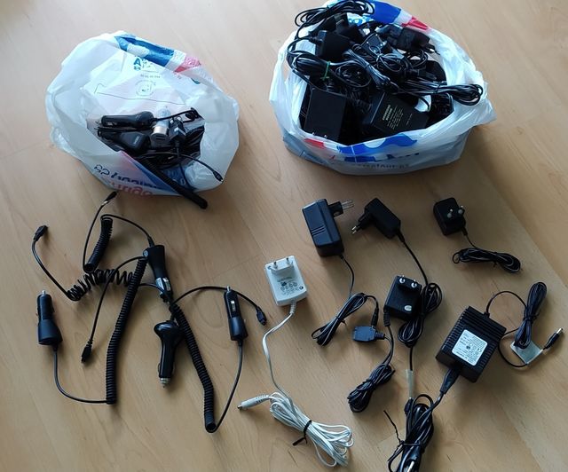 LOTE DE CARGADORES DE CASA Y DE COCHE