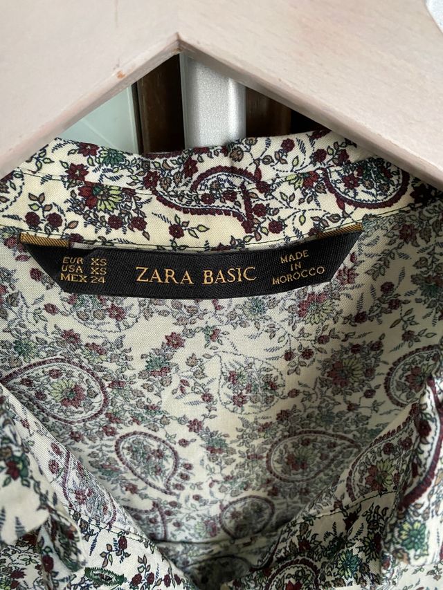Blusa estampada Zara, sin usar. xs