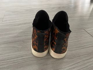 Botin pelo leopardo talla 38