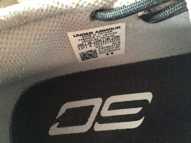 Zapatillas baloncesto under armour  Talla 36,5