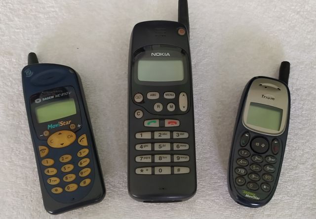 LOTE DE 3 MOVILES VINTAGE RETRO DE VARIAS MARCAS