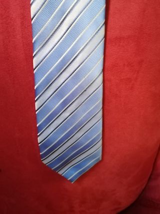 Corbatas distintas marcas