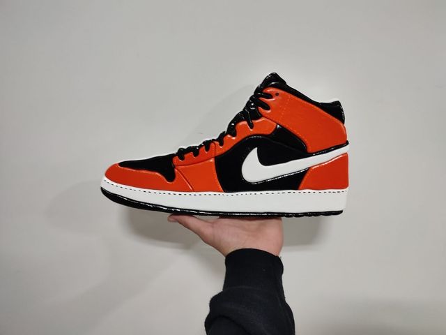 Air Jordan 1 hecha a mano en madera